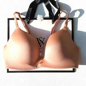 Victoria's Secret Tan Bra Padded No-wire Size32D